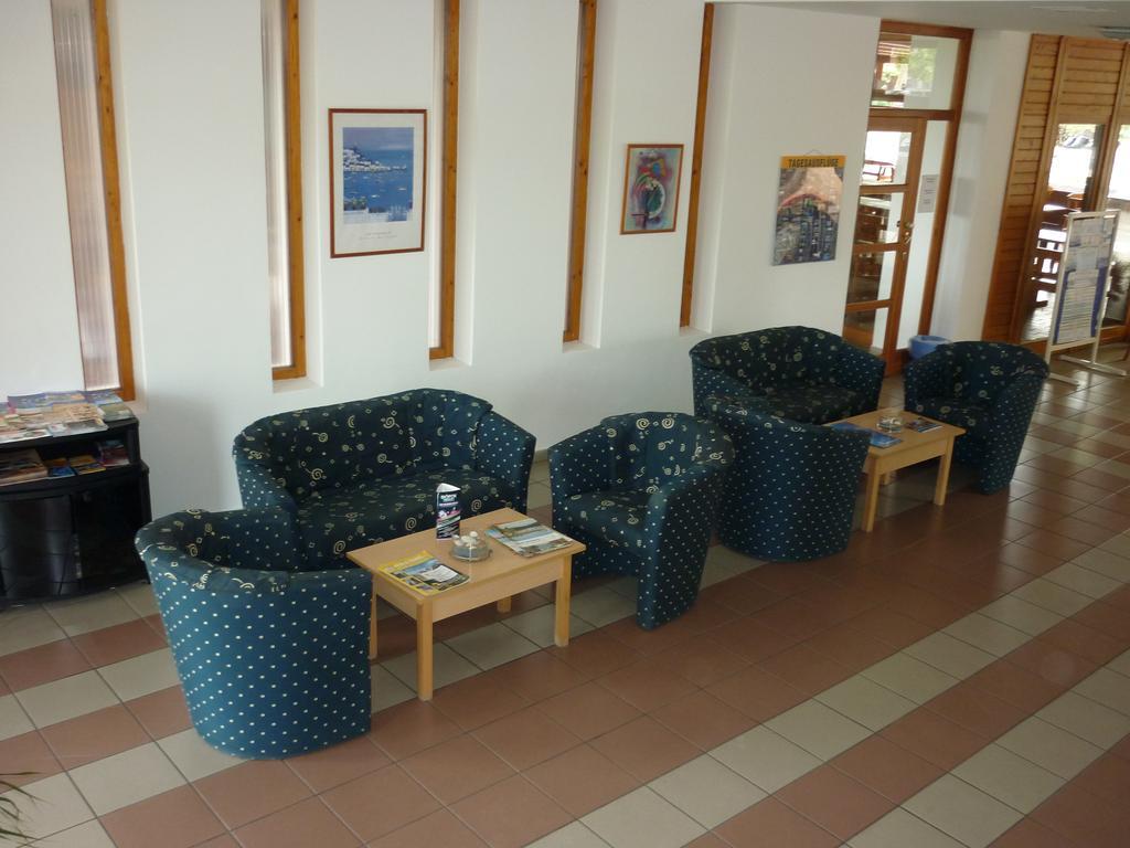Hotel Holiday Siofok Exterior photo
