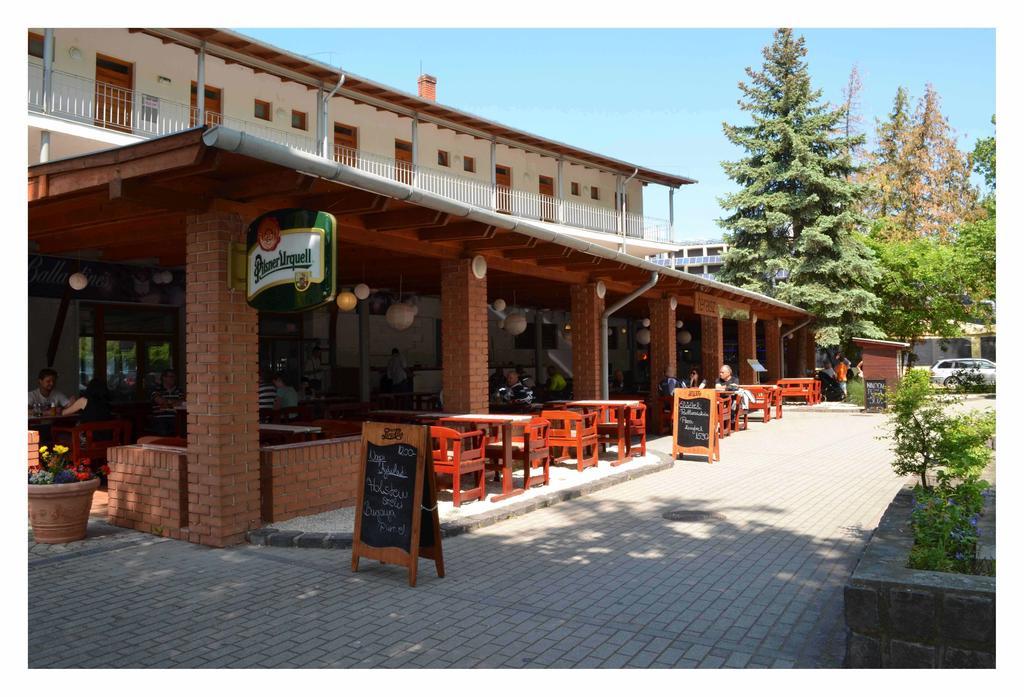 Hotel Holiday Siofok Exterior photo