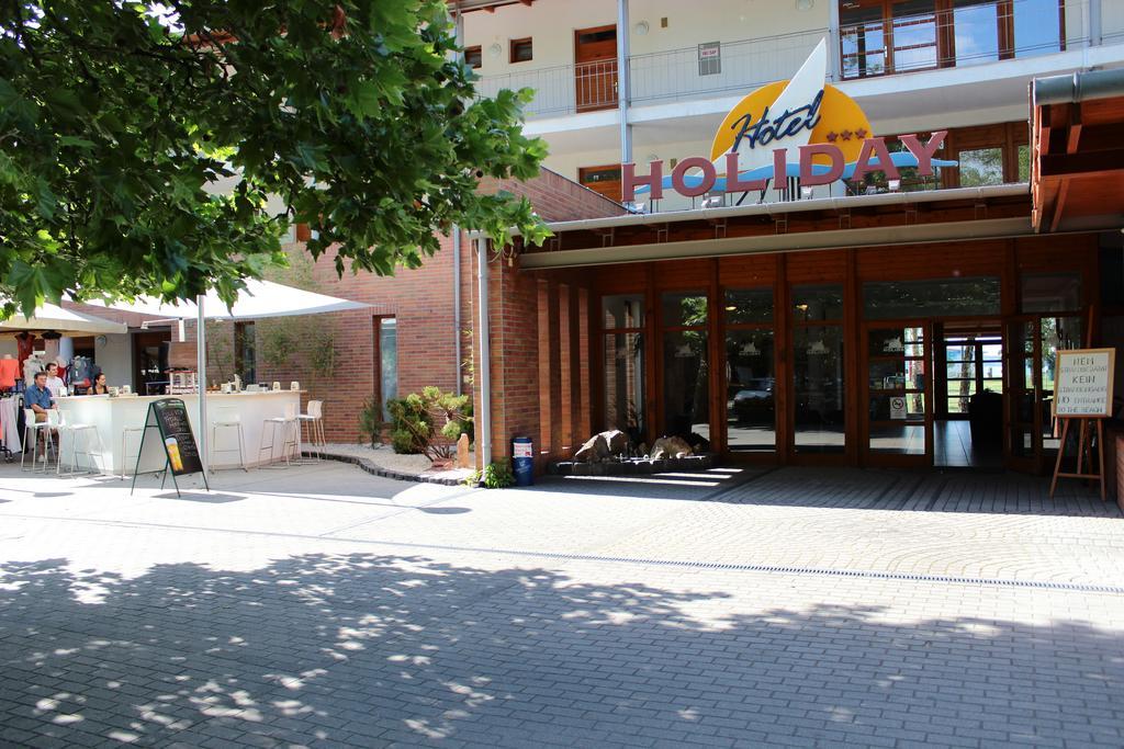 Hotel Holiday Siofok Exterior photo